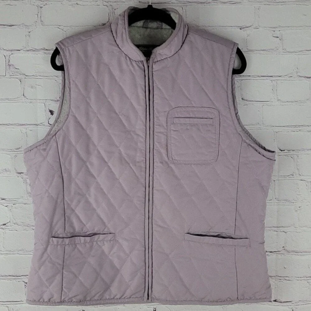 Eddie Bauer Purple Quilt Pattern Vest With Zipper Closure. Size Extra Large.